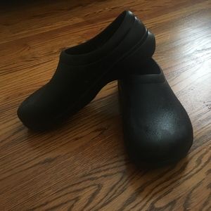 Crocs Unisex On-The-Clock Work Slip-On